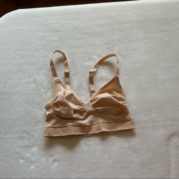 Skims Sculpting Bralette - Picture 8 of 8